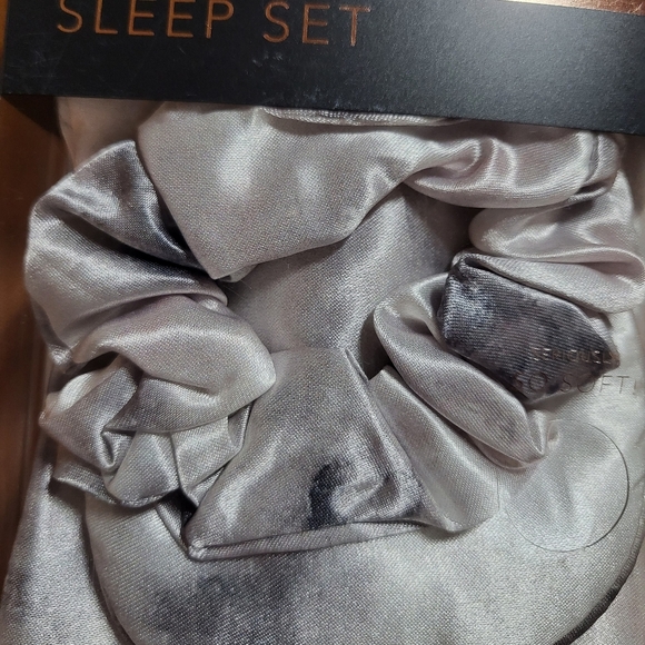 ❤️BUY 5 GET 3 FREE Kitsch Marble Set Satin Pillowcase - Picture 2 of 4